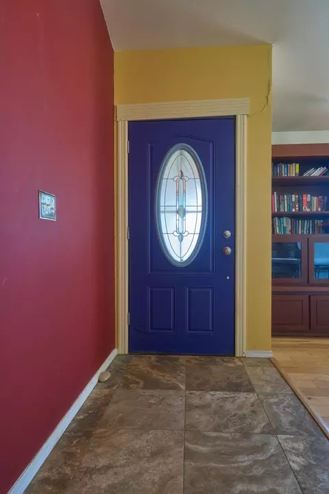 Entry Way - 7505 Torrey Pines Ter, Eagle Point, OR 97524 photo 3 of 3