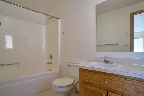 Bath - 7505 Torrey Pines Ter, Eagle Point, OR 97524 photo 2 of 2