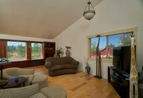 Living - 7505 Torrey Pines Ter, Eagle Point, OR 97524 photo 1 of 4
