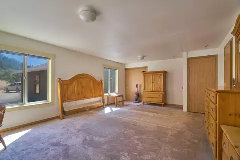Bedroom - 7505 Torrey Pines Ter, Eagle Point, OR 97524 photo 2 of 4