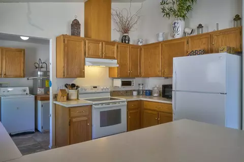 Kitchen - 7505 Torrey Pines Ter, Eagle Point, OR 97524 photo 3 of 3