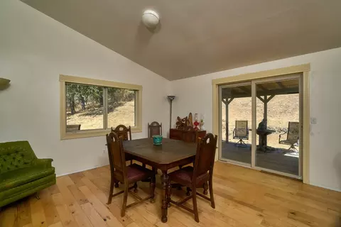 Dining - 7505 Torrey Pines Ter, Eagle Point, OR 97524 photo 1 of 2