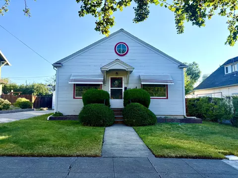 339 N 9th St, Klamath Falls, OR 97601