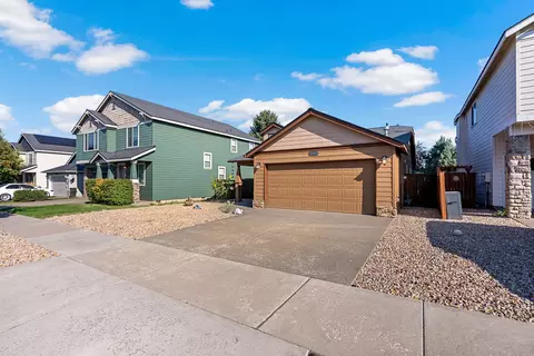 2890 NE Jackdaw Dr, Bend, OR 97701 photo 2
