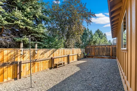 2890 NE Jackdaw Dr, Bend, OR 97701 photo 26