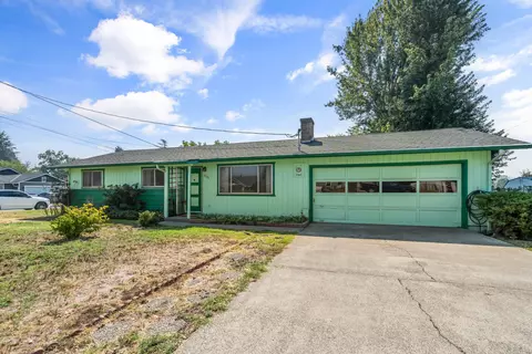 1719 SW Bridge St, Grants Pass, OR 97526