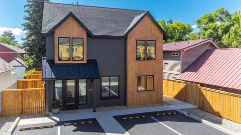 123 NW Broadway St, Bend, OR 97703