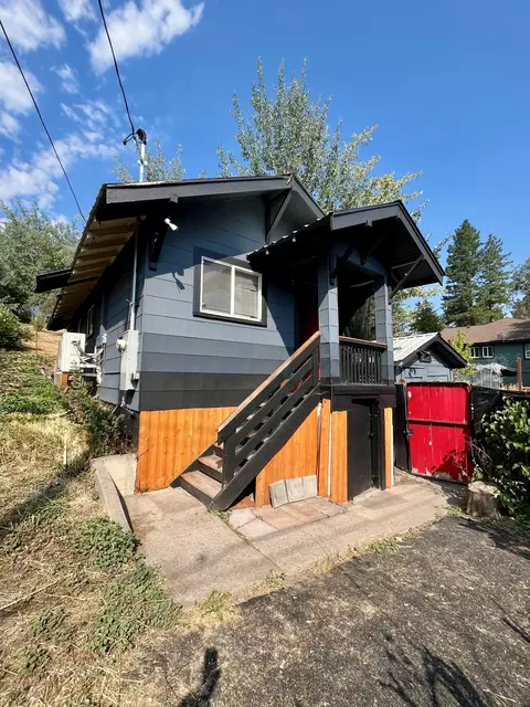 1418 Johnson Ave, Klamath Falls, OR 97601