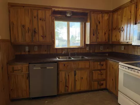 Kitchen - 691 E Madison St, Burns, OR 97720 photo 3 of 3