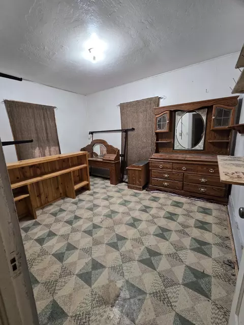 Bedroom - 691 E Madison St, Burns, OR 97720 photo 1 of 3