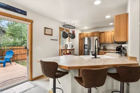Kitchen - 17155 Avocet Dr, Bend, OR 97707 photo 5 of 5
