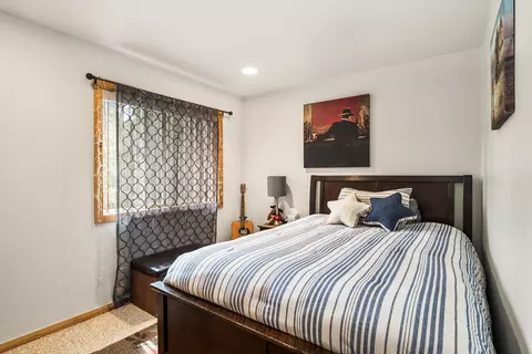 Bedroom - 17155 Avocet Dr, Bend, OR 97707 photo 3 of 3
