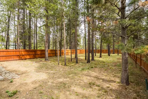 Exterior - 17155 Avocet Dr, Bend, OR 97707 photo 9 of 10