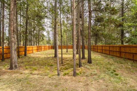 Exterior - 17155 Avocet Dr, Bend, OR 97707 photo 10 of 10
