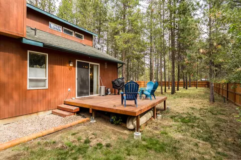 Exterior - 17155 Avocet Dr, Bend, OR 97707 photo 5 of 10