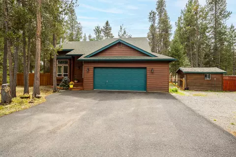 Exterior - 17155 Avocet Dr, Bend, OR 97707 photo 3 of 10
