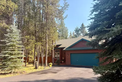 17155 Avocet Dr, Bend, OR 97707