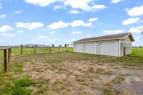26315 Walker Rd, Bend, OR 97701 photo 38