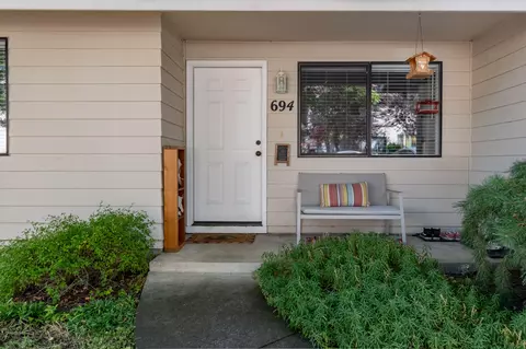 694 Normal Ave, Ashland, OR 97520