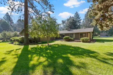 20388 Tailblock Rd, Bend, OR 97702 photo 2
