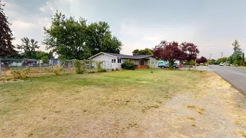 1634 Medart Ln, Grants Pass, OR 97527