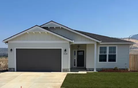 3228 Garner Way, Medford, OR 97504