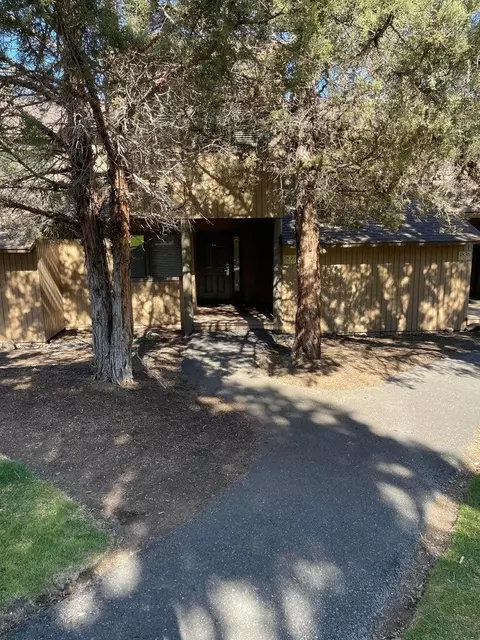 1830 Redtail Hawk Dr #RV59E, Redmond, OR 97756