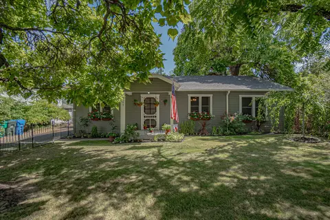 1969 SW Allen Creek Rd, Grants Pass, OR 97527