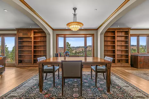 551 Strawberry Ln, Ashland, OR 97520 photo 25