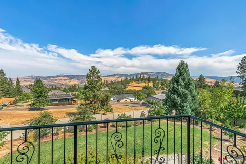 551 Strawberry Ln, Ashland, OR 97520 photo 27
