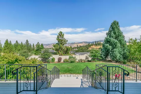 551 Strawberry Ln, Ashland, OR 97520 photo 44