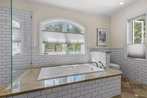 551 Strawberry Ln, Ashland, OR 97520 photo 37