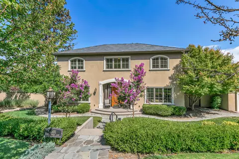 551 Strawberry Ln, Ashland, OR 97520 photo 4