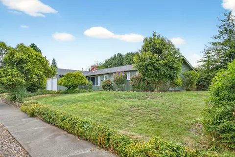 1441 Larkspur Ave, Medford, OR 97504