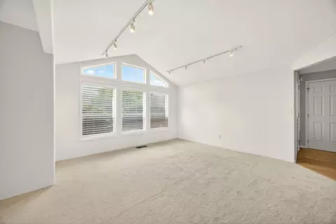 Living - 121 Meadow View Dr, Phoenix, OR 97535 photo 1 of 7
