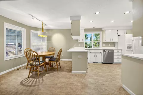 Other - 121 Meadow View Dr, Phoenix, OR 97535 photo 1 of 5