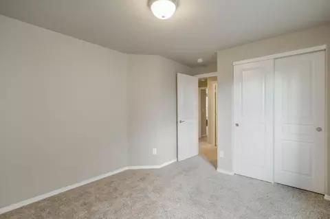 Bedroom - 62013 NE Nates Pl, Bend, OR 97701 photo 6 of 7