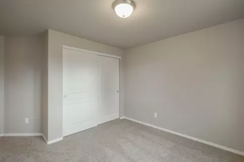 Bedroom - 62013 NE Nates Pl, Bend, OR 97701 photo 4 of 7