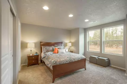 Bedroom - 62013 NE Nates Pl, Bend, OR 97701 photo 2 of 7