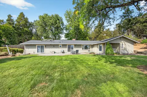 1773 Alta Vista Rd, Eagle Point, OR 97524
