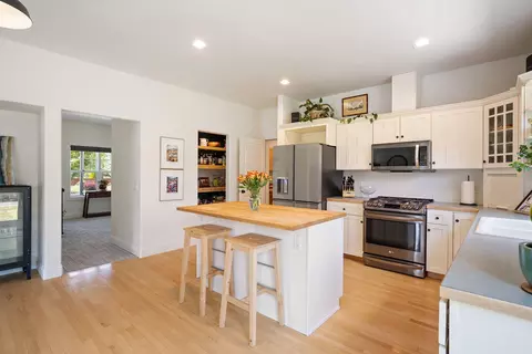 61270 Crescent Ct, Bend, OR 97702 photo 10