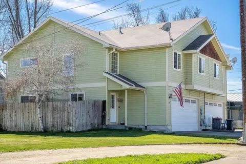 114 Cedar St, Central Point, OR 97502