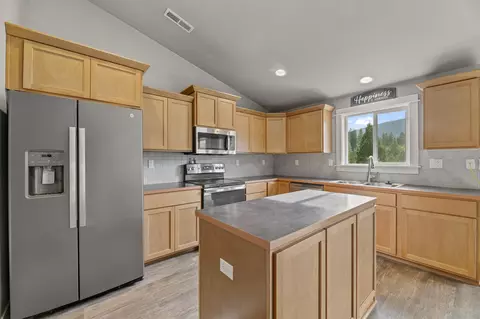 Kitchen - 585 E Forks Cir, Cave Junction, OR 97523 photo 1 of 3