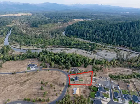 View/Area - 585 E Forks Cir, Cave Junction, OR 97523 photo 6 of 8