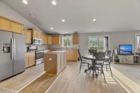 Kitchen - 585 E Forks Cir, Cave Junction, OR 97523 photo 3 of 3
