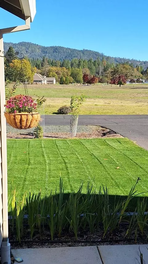 Exterior - 585 E Forks Cir, Cave Junction, OR 97523 photo 4 of 4