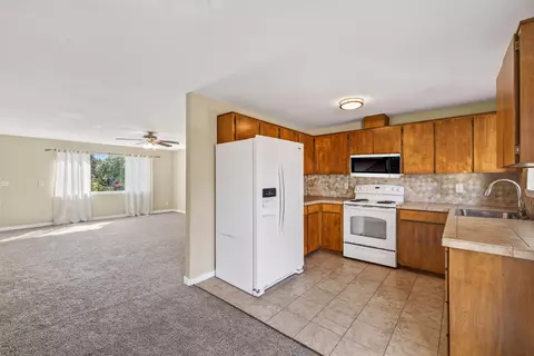 Living - 2739 NE Cordata Dr, Bend, OR 97701 photo 2 of 4