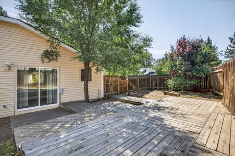 Exterior - 2739 NE Cordata Dr, Bend, OR 97701 photo 4 of 7