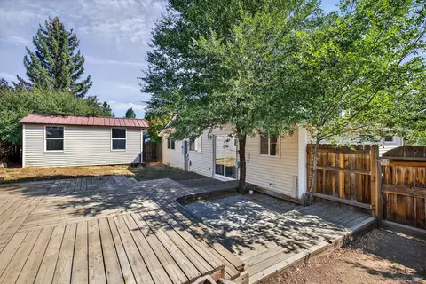 Exterior - 2739 NE Cordata Dr, Bend, OR 97701 photo 3 of 7