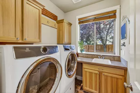 19601 Hollygrape St, Bend, OR 97702 photo 16